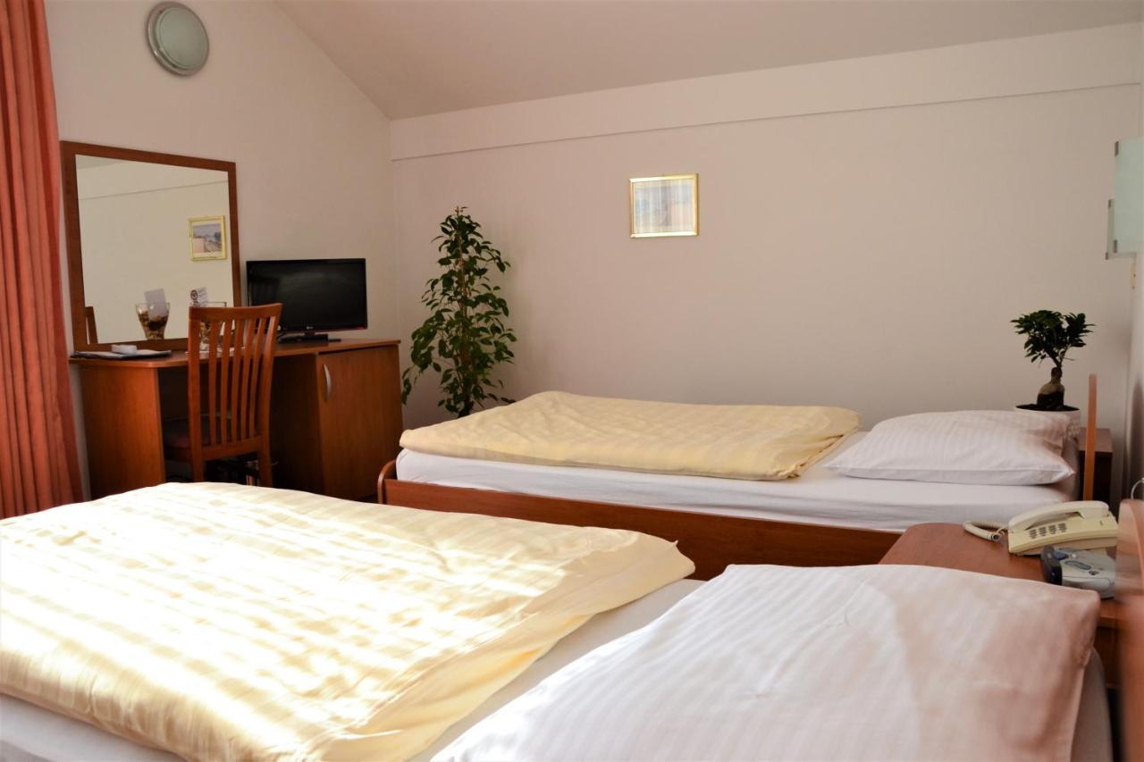 Guesthouse Bajc Vrhnika Exteriér fotografie