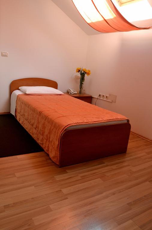 Guesthouse Bajc Vrhnika Pokoj fotografie